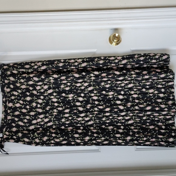 Two piece suit - Picture 3 of 4